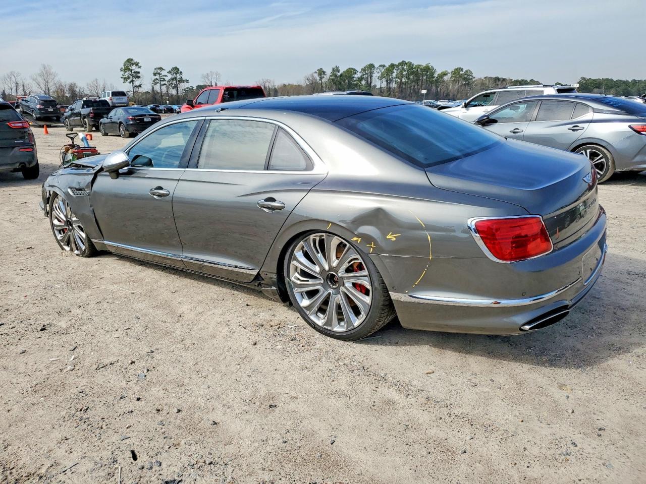 2023 Bentley Flying Spur - zdjęcie 2