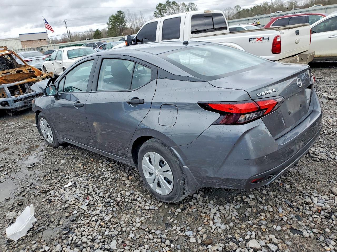 2024 Nissan Versa S - zdjęcie 2