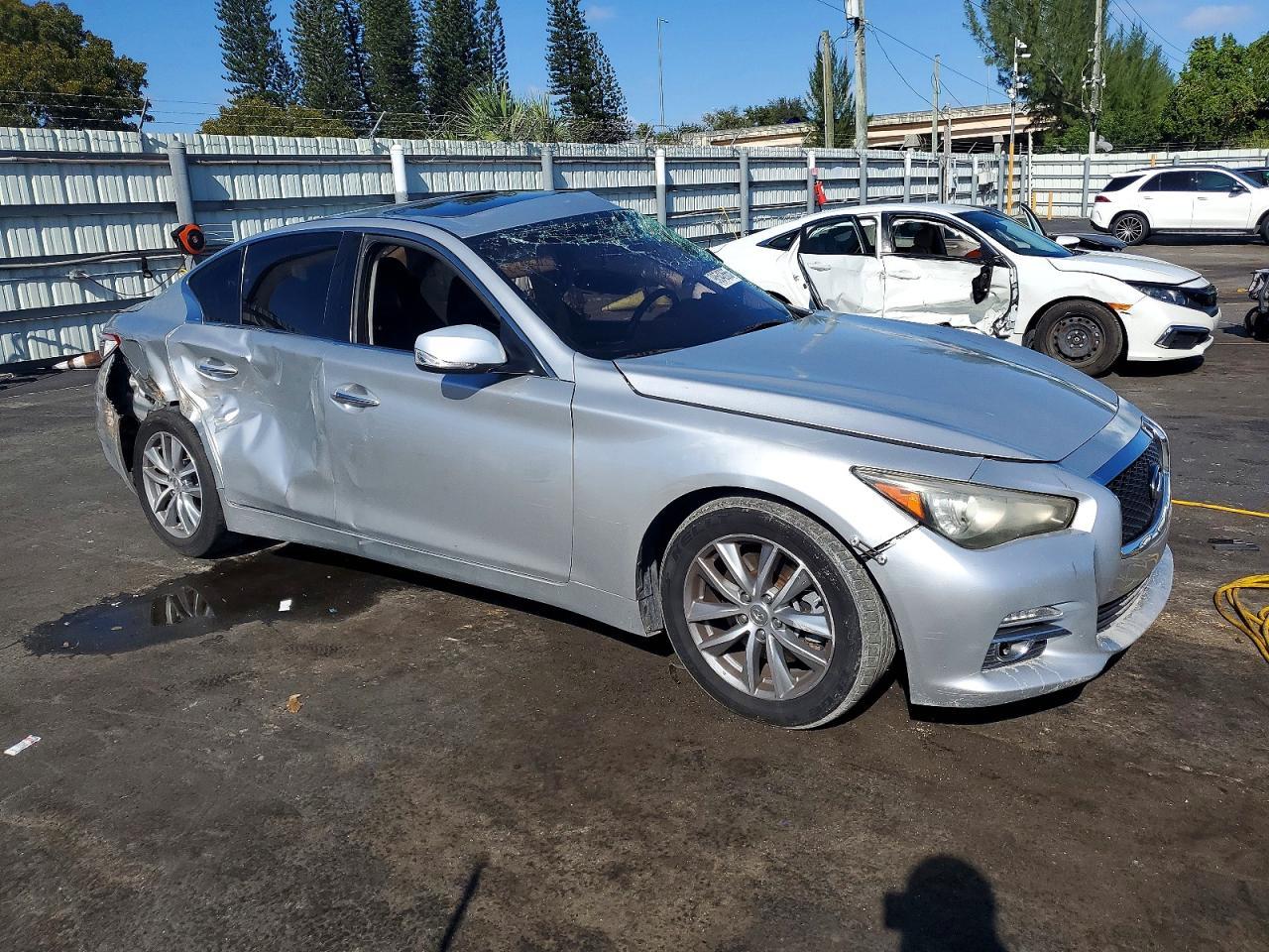 2017 Infiniti Q50 Premium - zdjęcie 4