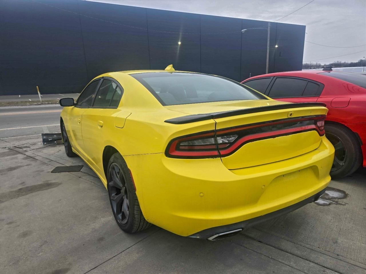 2018 Dodge Charger R/T - zdjęcie 3