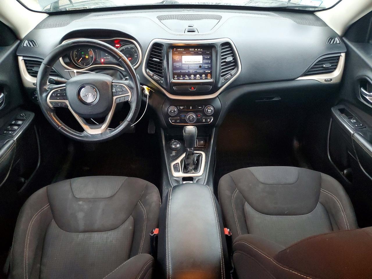 2016 Jeep Cherokee Latitude - zdjęcie 8