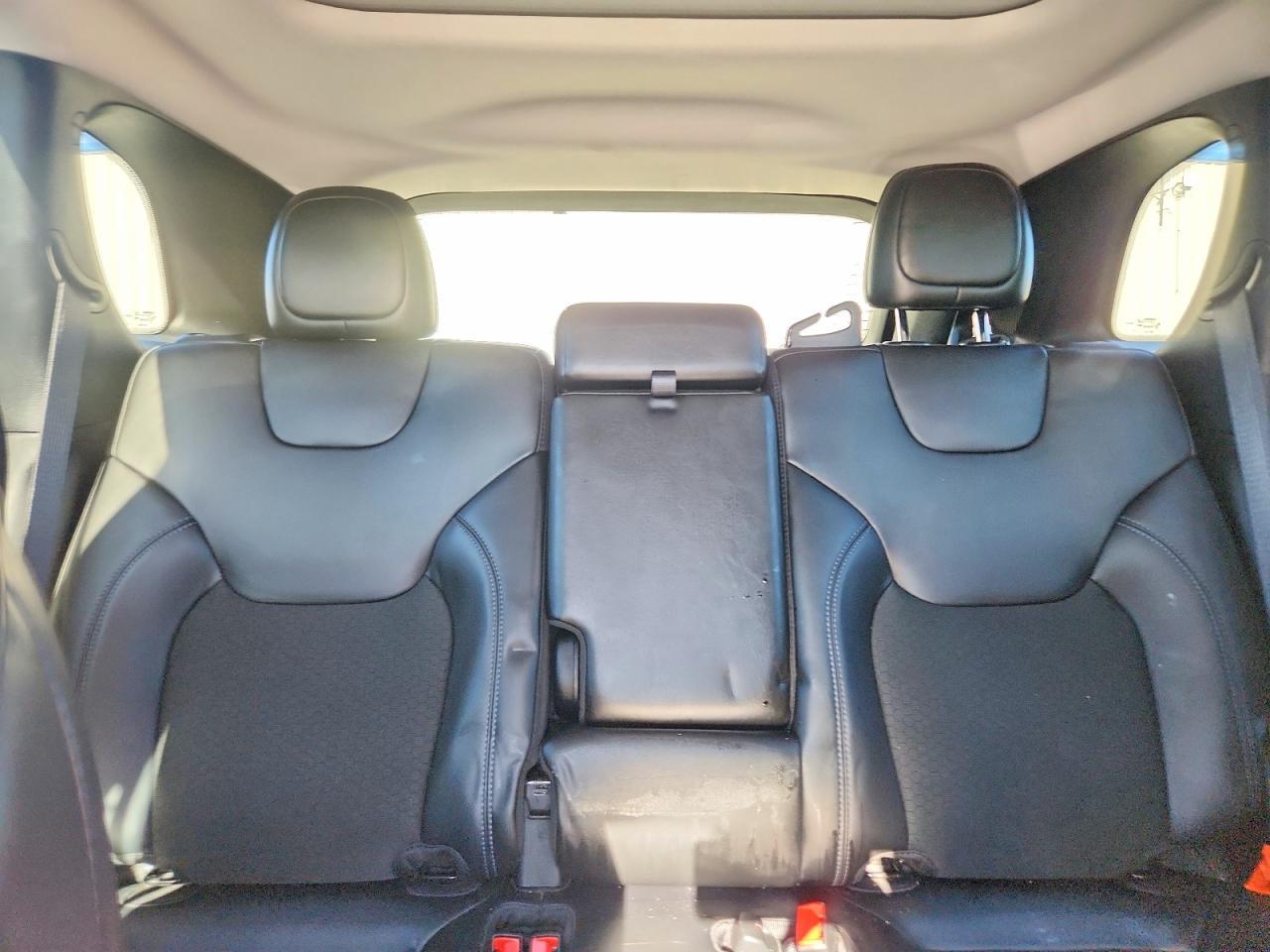 2020 Jeep Cherokee Latitude Plus - zdjęcie 10