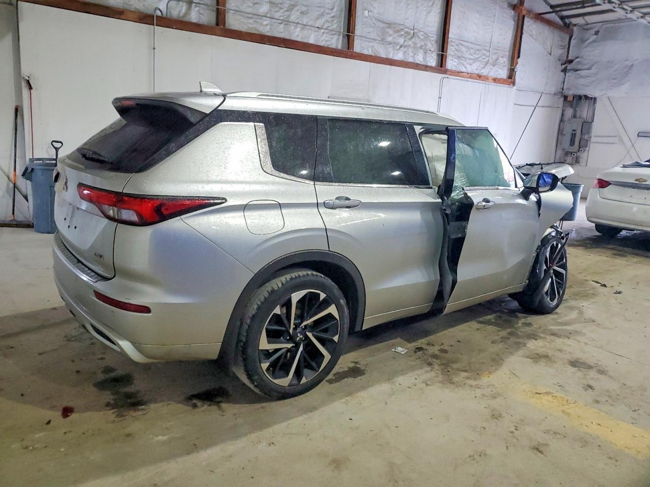2022 Mitsubishi Outlander Sel - zdjęcie 3