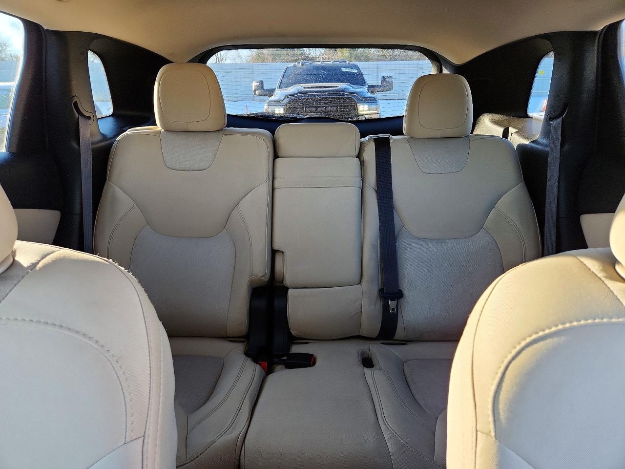 2015 Jeep Cherokee Sport - zdjęcie 10