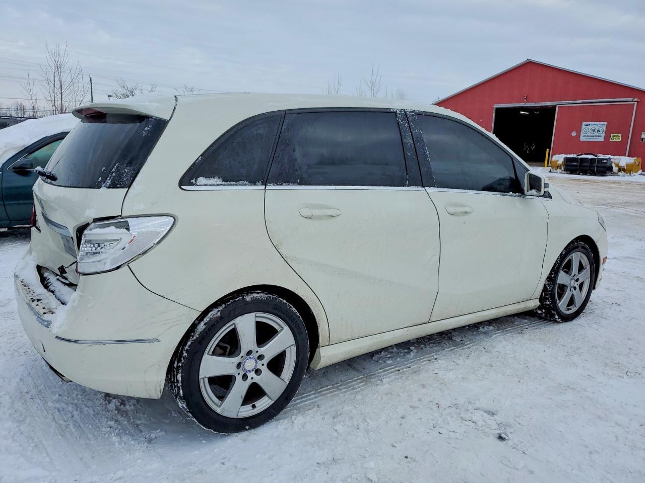 2014 Mercedes-Benz B250 - zdjęcie 3
