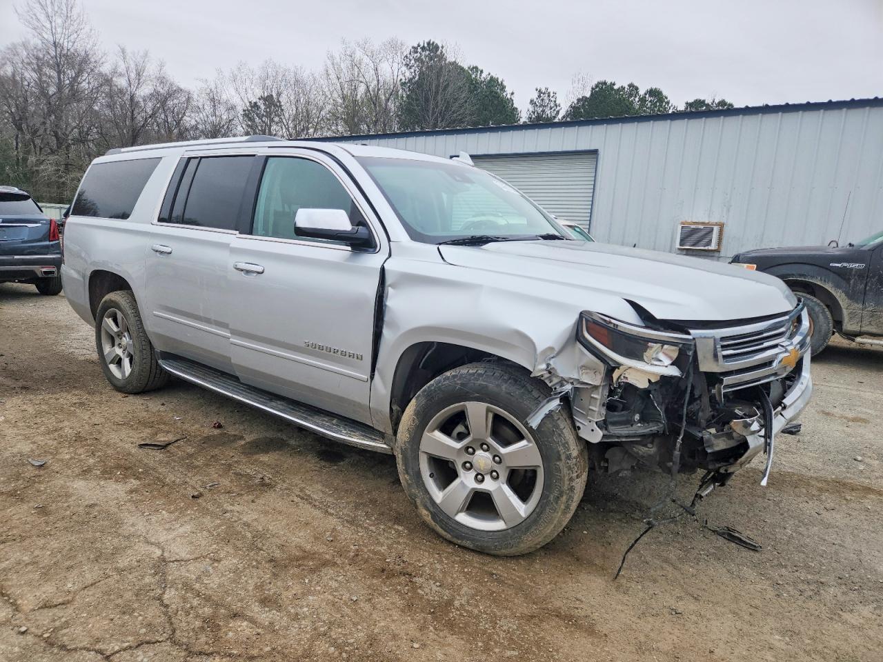 2018 Chevrolet Suburban C1500 Premier - zdjęcie 4