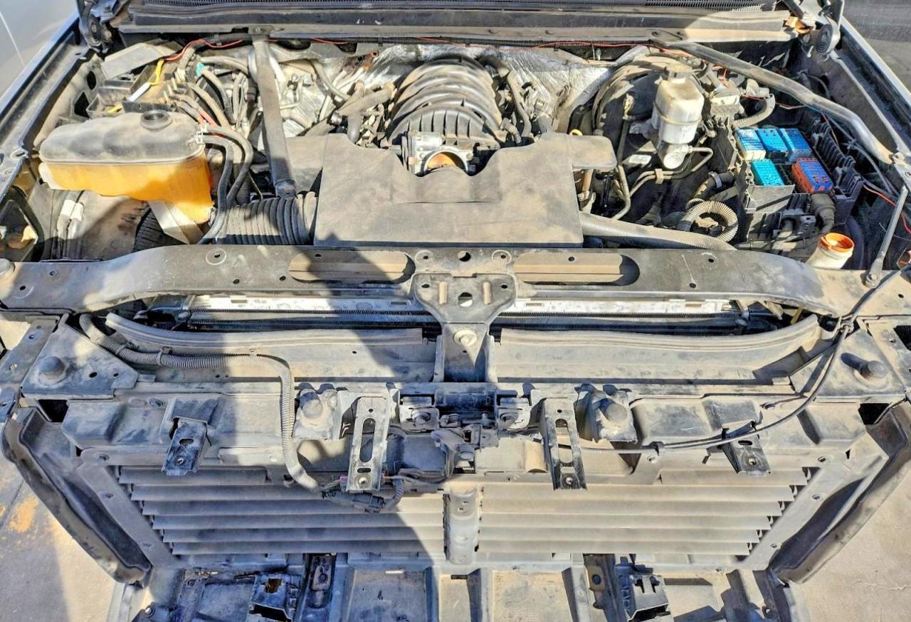 2017 Chevrolet Suburban C1500 Lt - zdjęcie 12