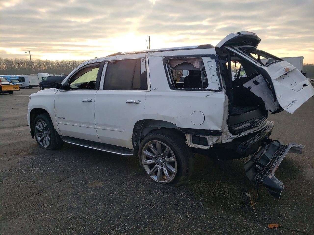 2015 Chevrolet Tahoe K1500 Ltz - zdjęcie 2