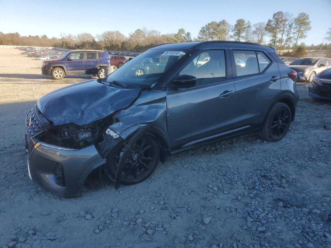 2023 Nissan Kicks Sr - zdjęcie główne