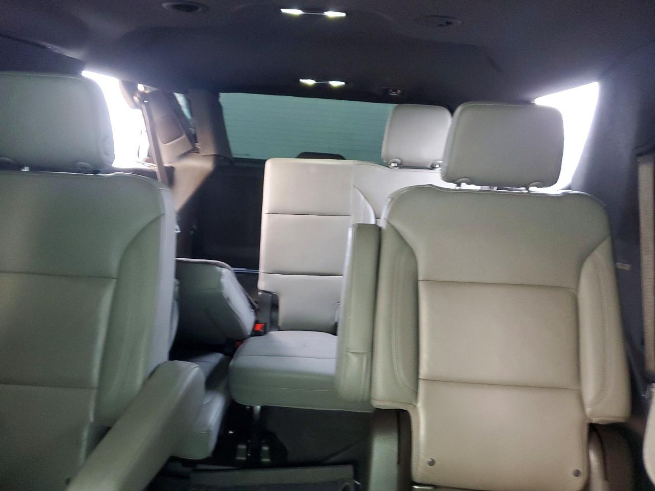 2021 Chevrolet Tahoe K1500 Z71 - zdjęcie 10