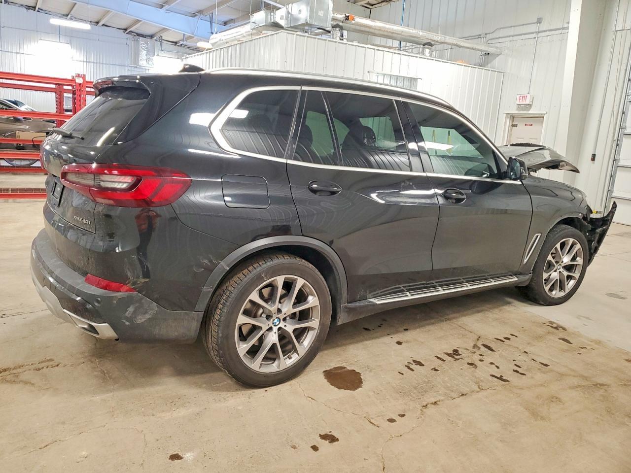 2023 BMW X5 xDrive40I - zdjęcie 3