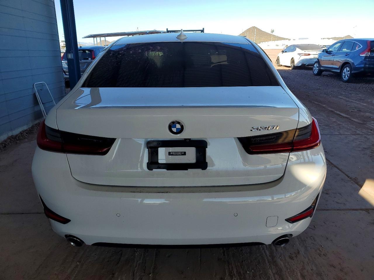 2021 BMW 330I - zdjęcie 6