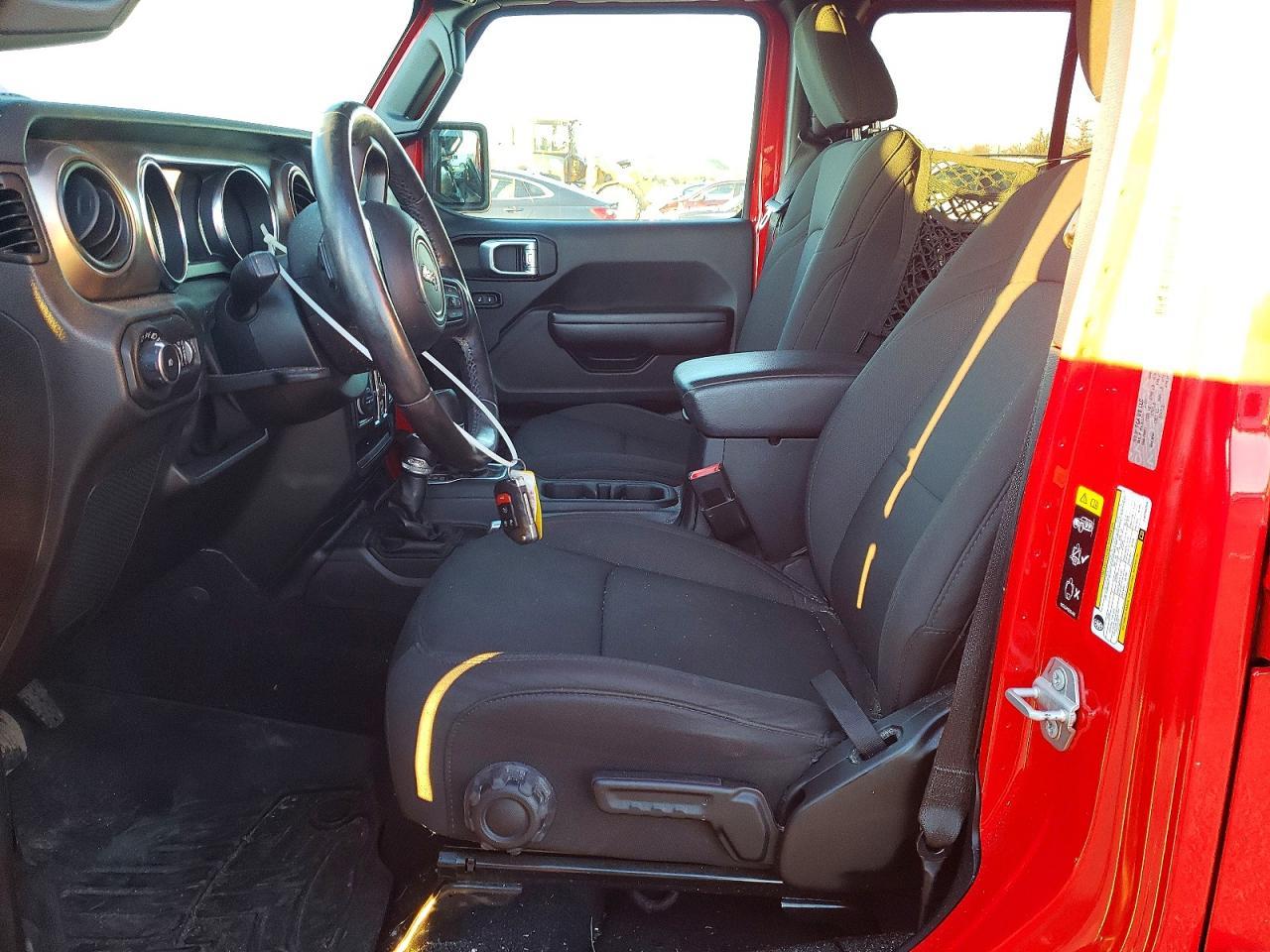 2020 Jeep Wrangler Unlimited Sport - zdjęcie 7