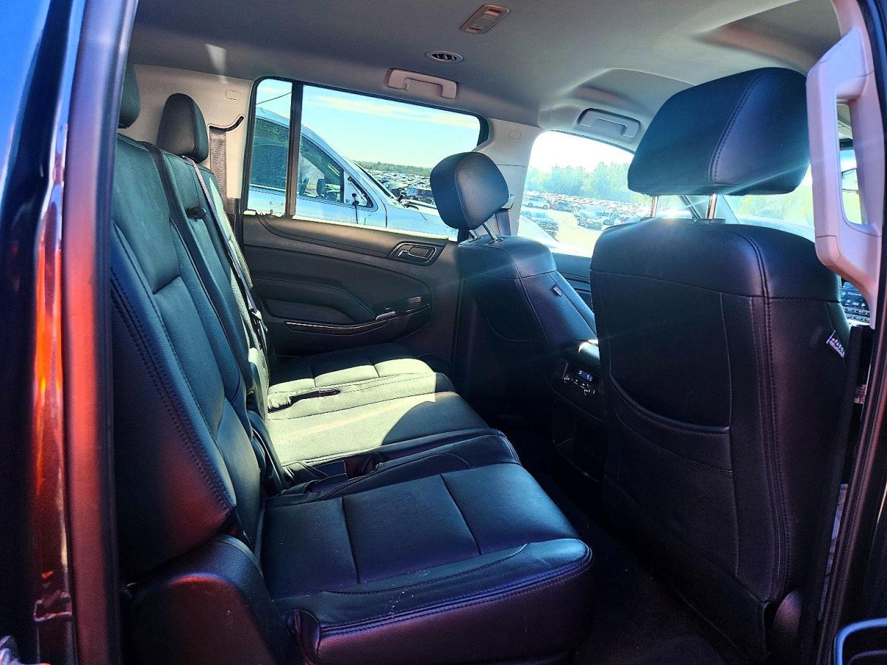 2019 Chevrolet Suburban K1500 Ls - zdjęcie 11