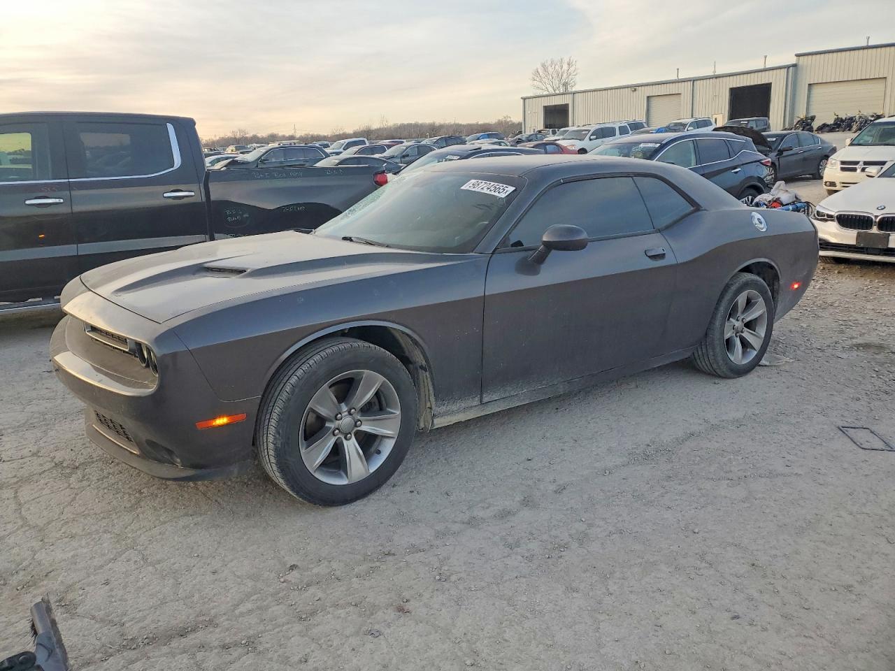 2016 Dodge Challenger Sxt - zdjęcie główne