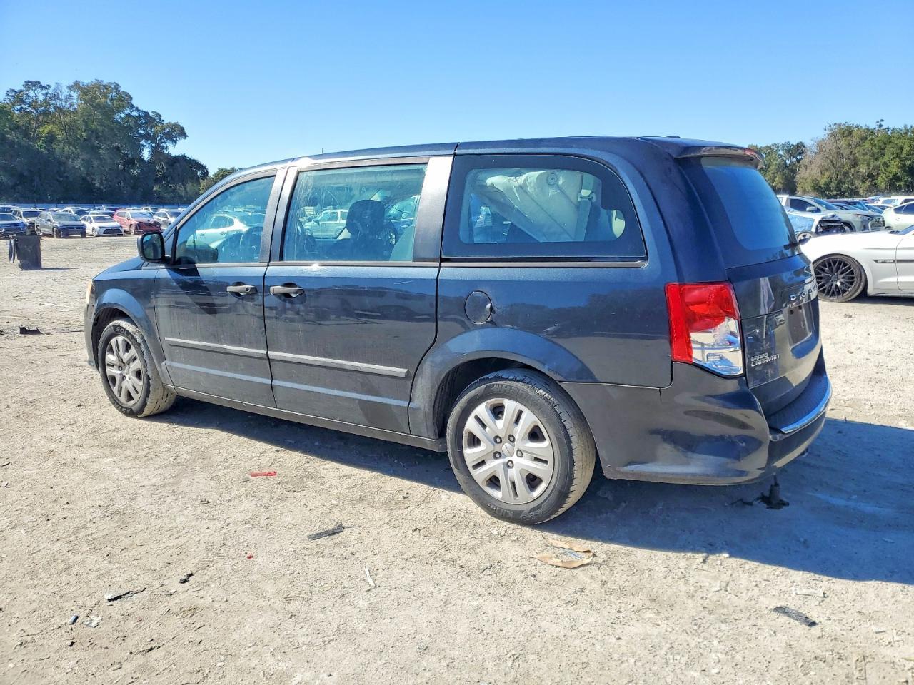 2014 Dodge Grand Caravan Se - zdjęcie 2