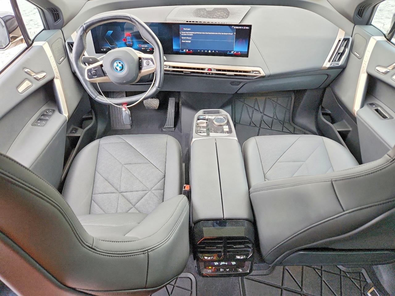 2024 BMW Ix xDrive50 - zdjęcie 8