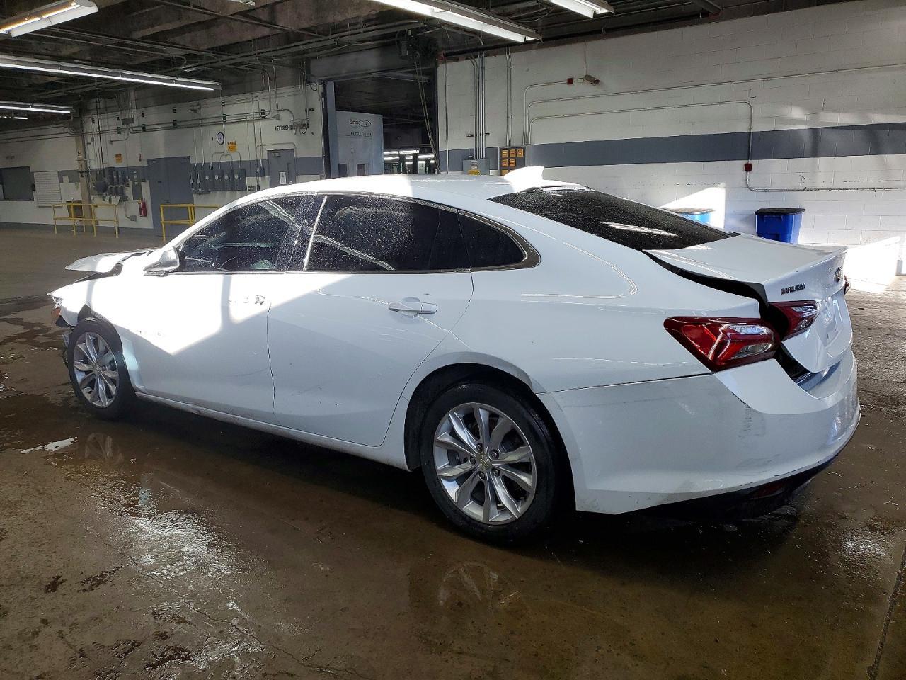 2022 Chevrolet Malibu Lt - zdjęcie 2