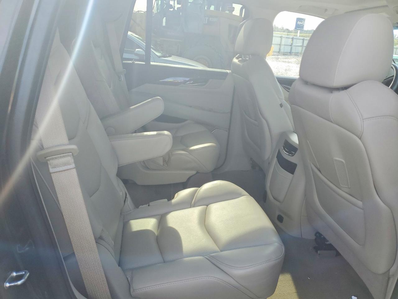 2018 Cadillac Escalade Luxury - zdjęcie 11