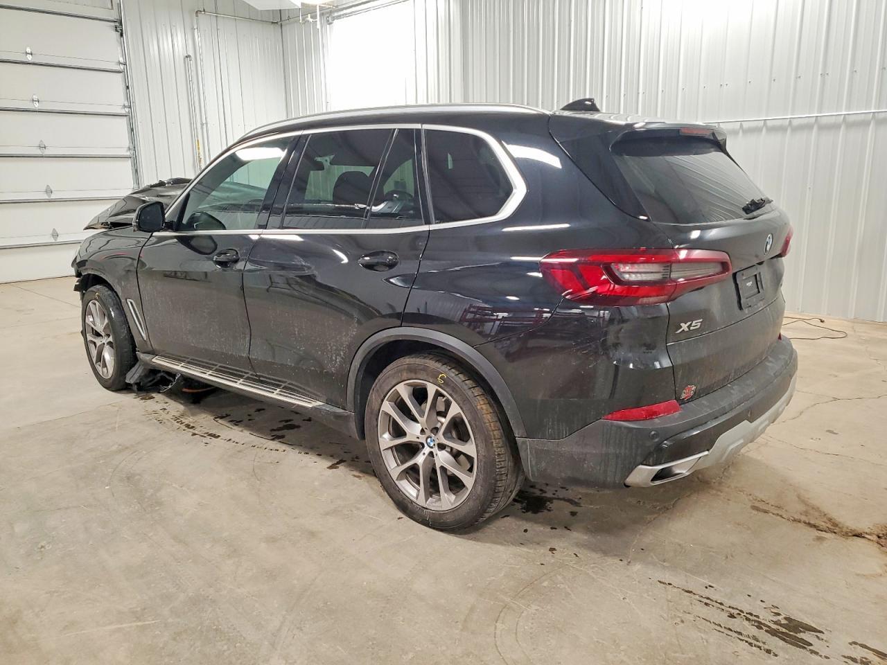 2023 BMW X5 xDrive40I - zdjęcie 2