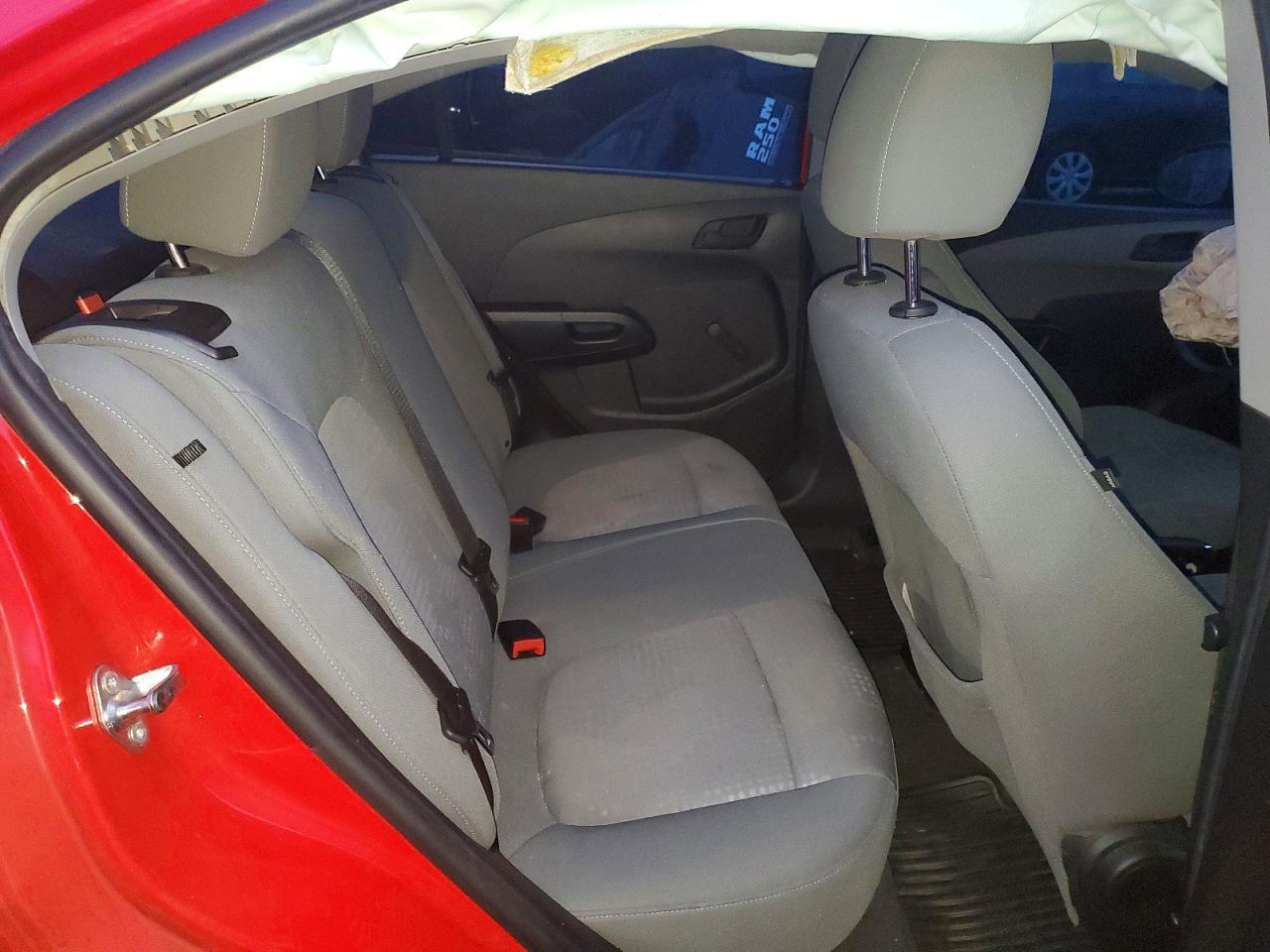 2015 Chevrolet Sonic Ls - zdjęcie 10