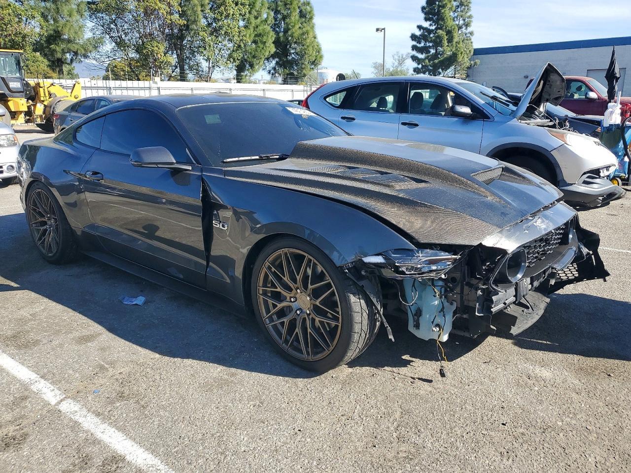 2020 Ford Mustang Gt - zdjęcie 4