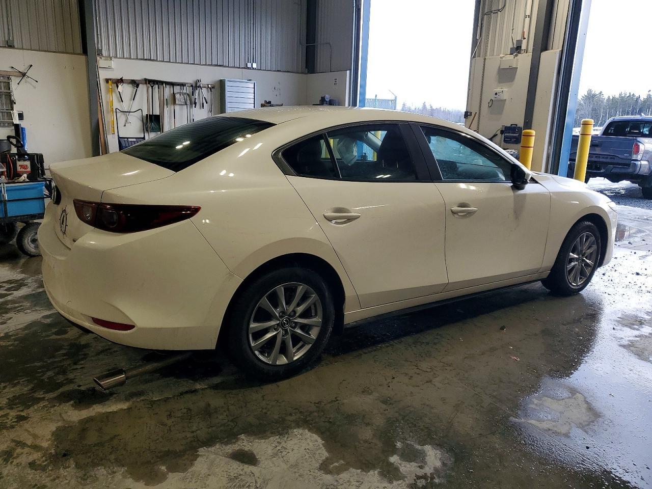 2024 Mazda 3 Select Sport - zdjęcie 3