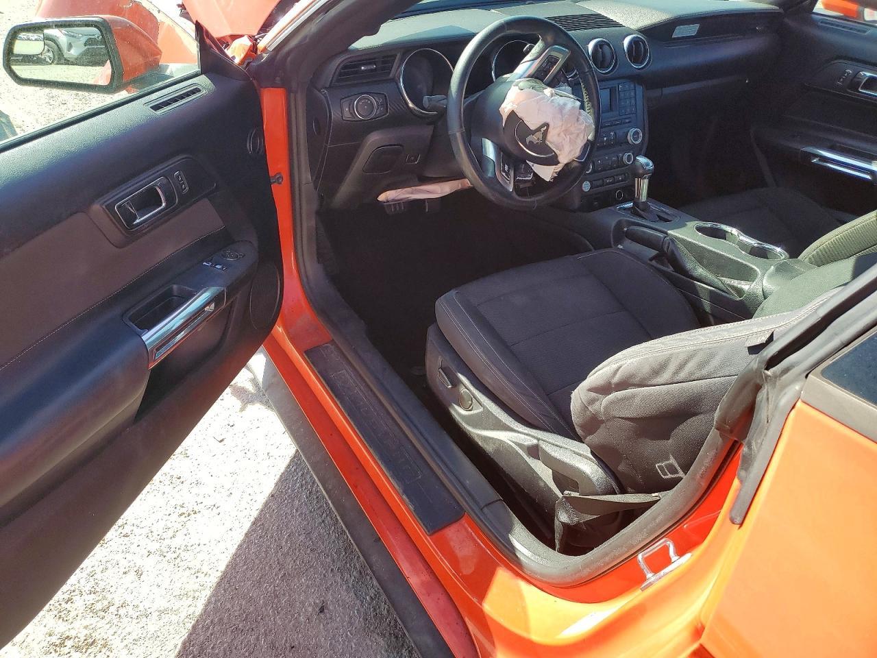 2016 Ford Mustang - zdjęcie 8