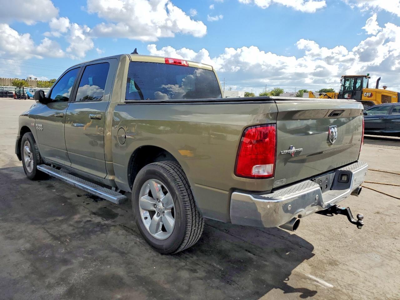 2015 Ram 1500 Slt - zdjęcie 2