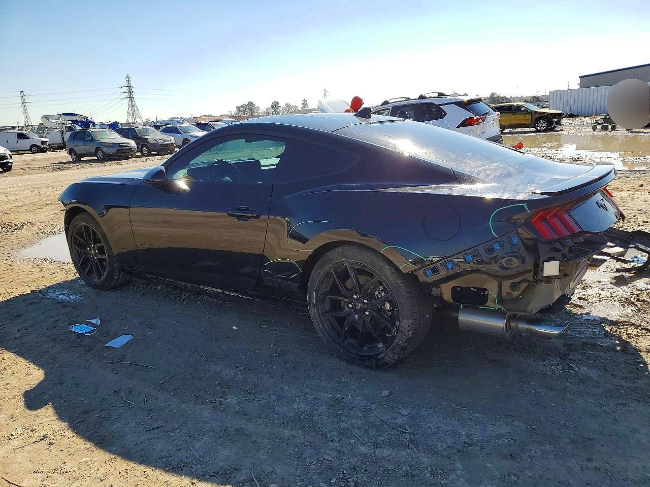 2025 Ford Mustang - zdjęcie 2