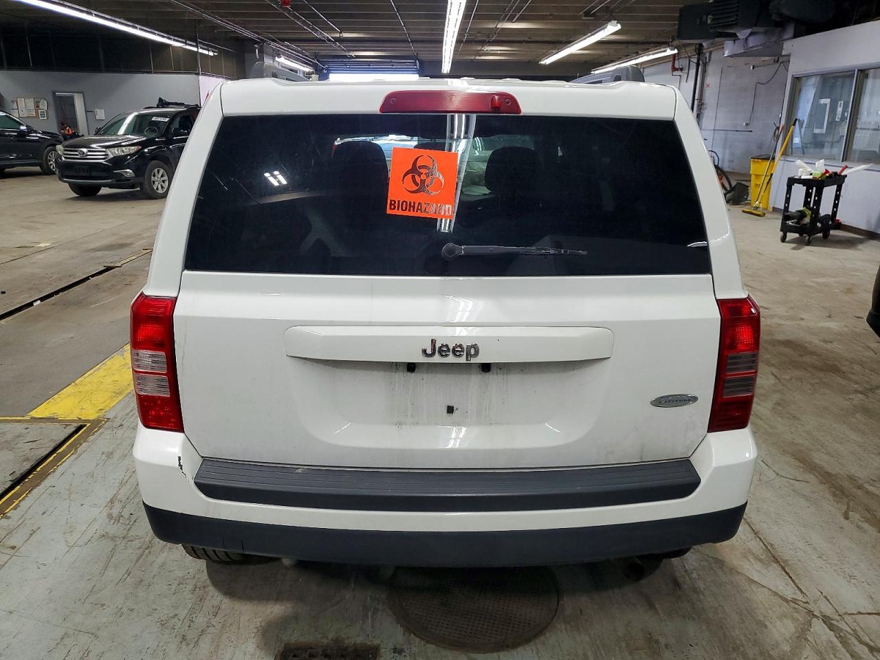 2014 Jeep Patriot Latitude - zdjęcie 6