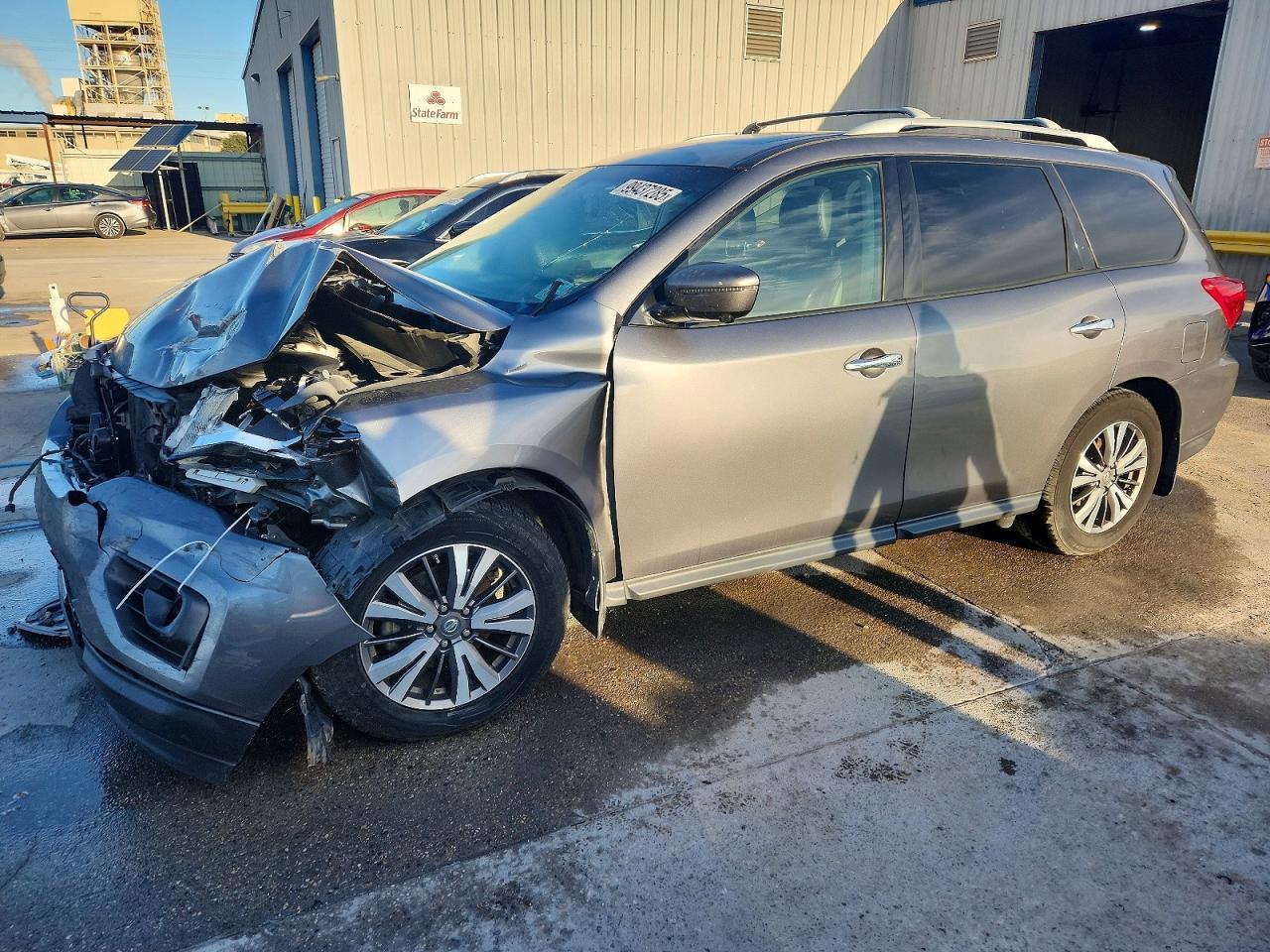 2017 Nissan Pathfinder - zdjęcie główne