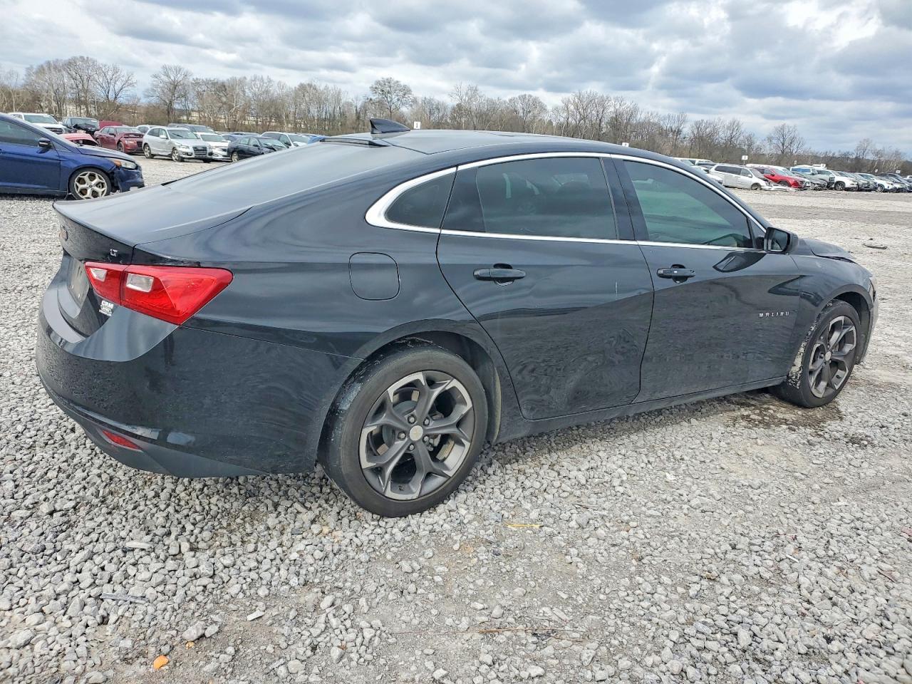 2023 Chevrolet Malibu Lt - zdjęcie 3
