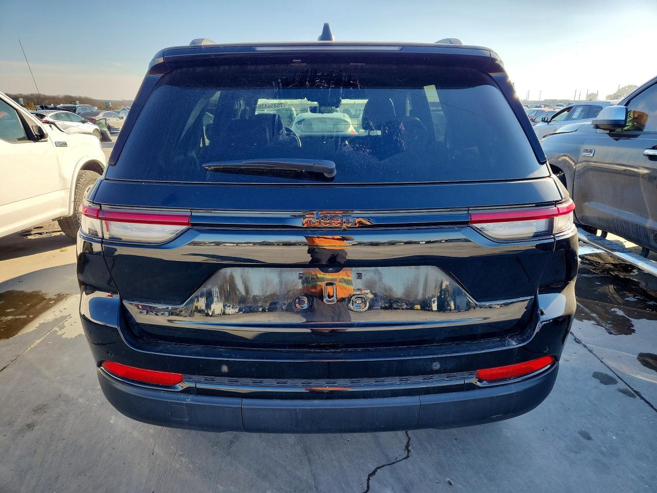 2025 Jeep Grand Cherokee Laredo - zdjęcie 6