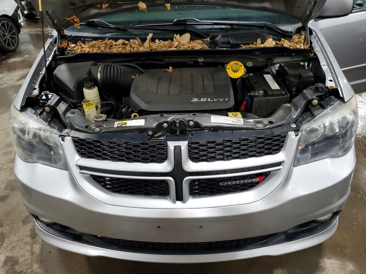 2014 Dodge Grand Caravan R/T - zdjęcie 12