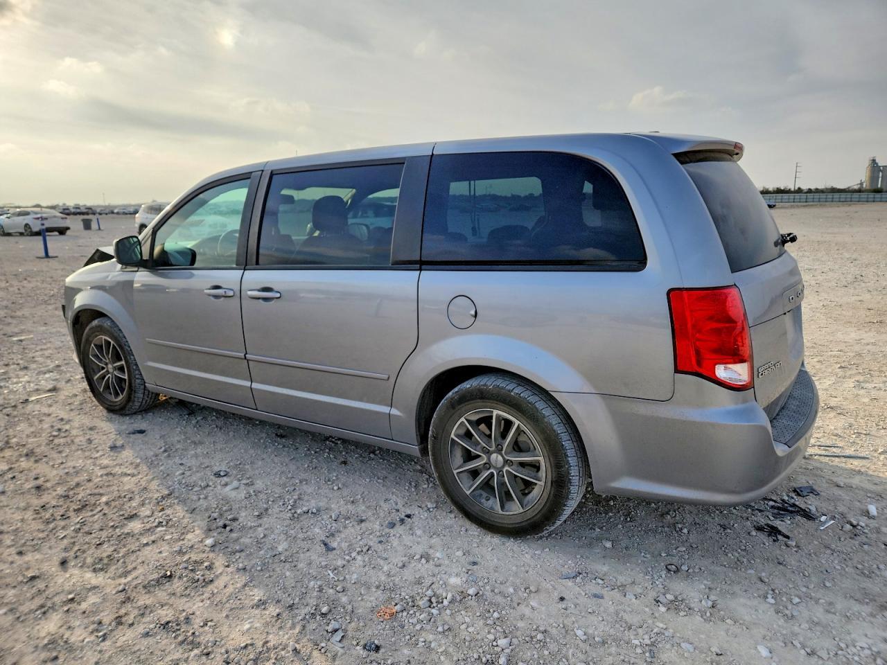 2016 Dodge Grand Caravan Se - zdjęcie 2