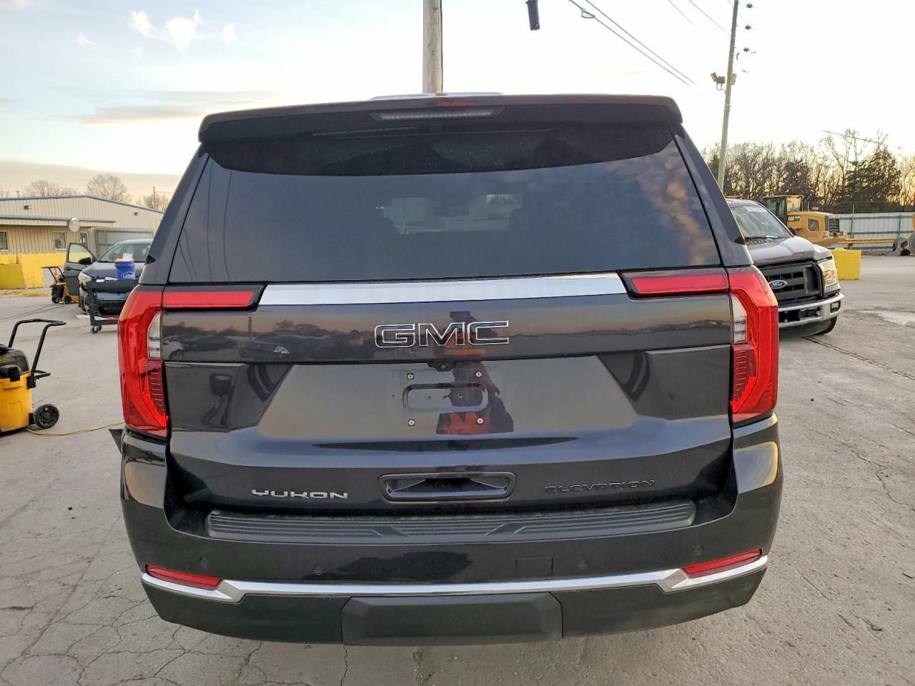 2025 GMC Yukon Elevation - zdjęcie 6