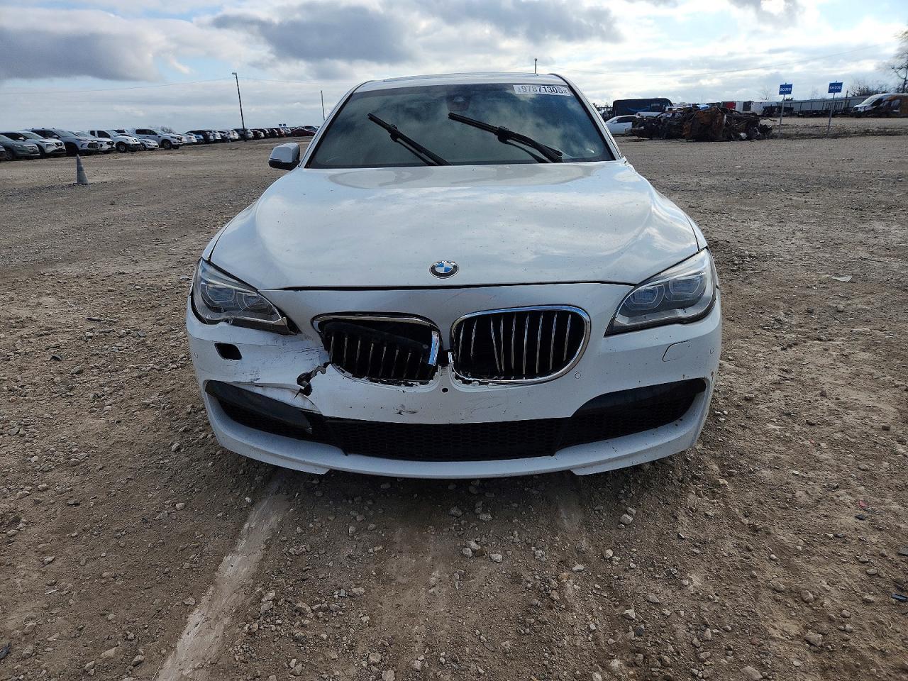 2014 BMW 750 I - zdjęcie 5