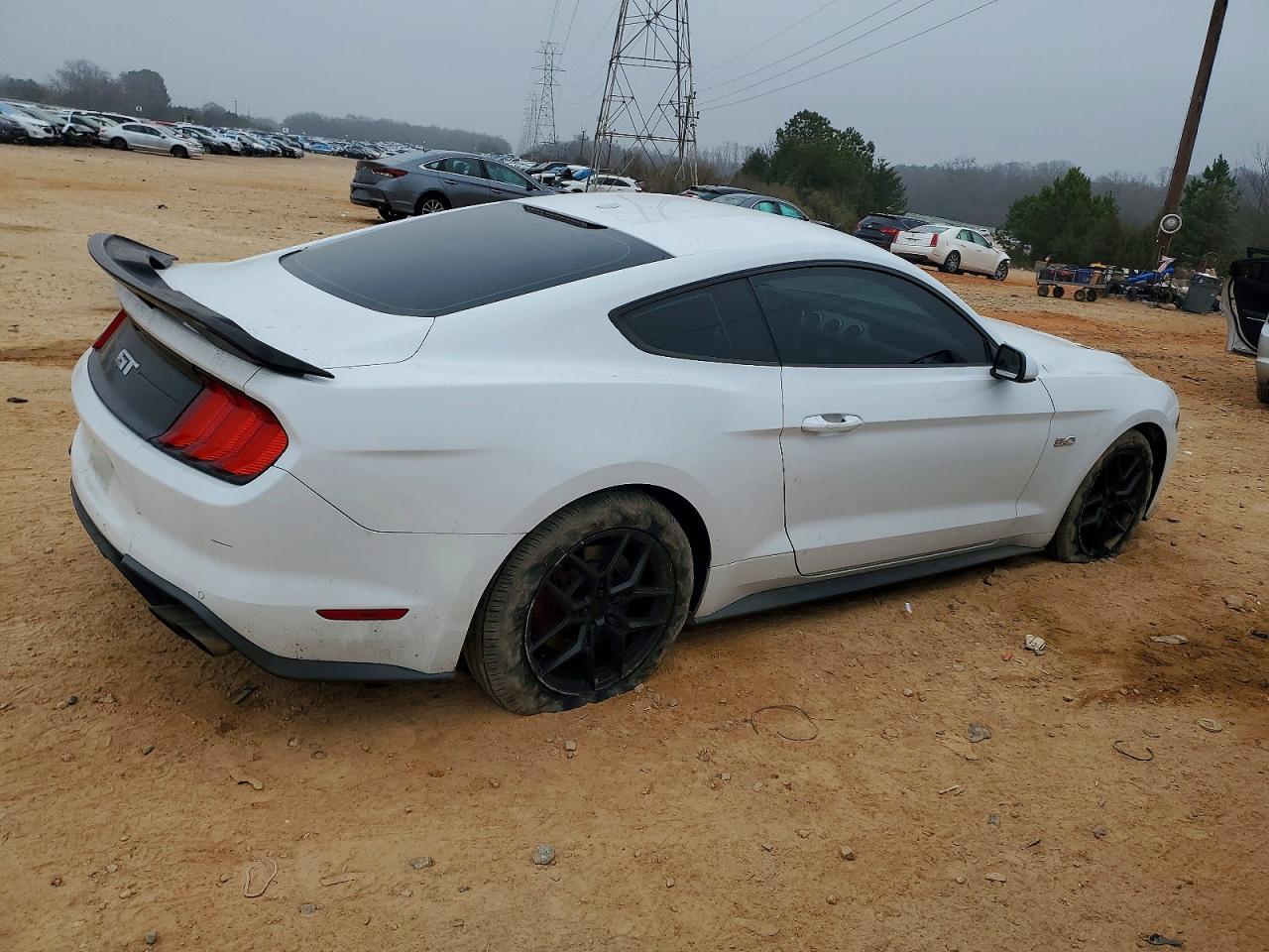 2020 Ford Mustang Gt - zdjęcie 3