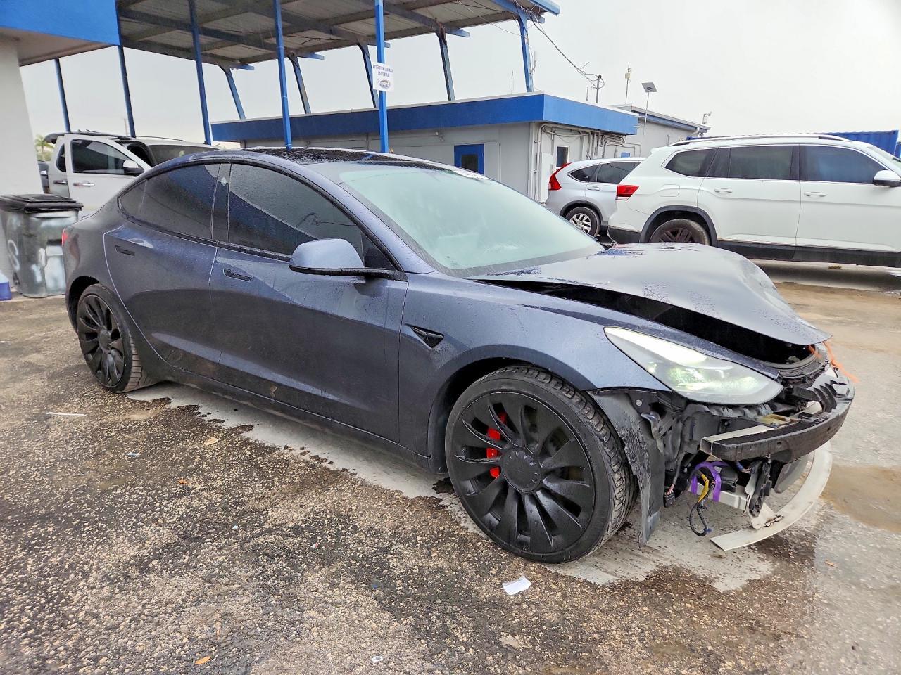 2022 Tesla Model 3 - zdjęcie 4