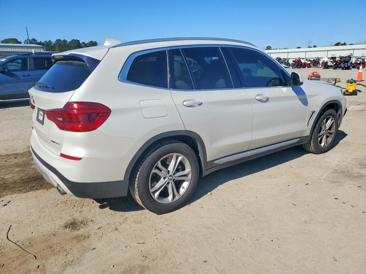 2020 BMW X3 xDrive30I - zdjęcie 3