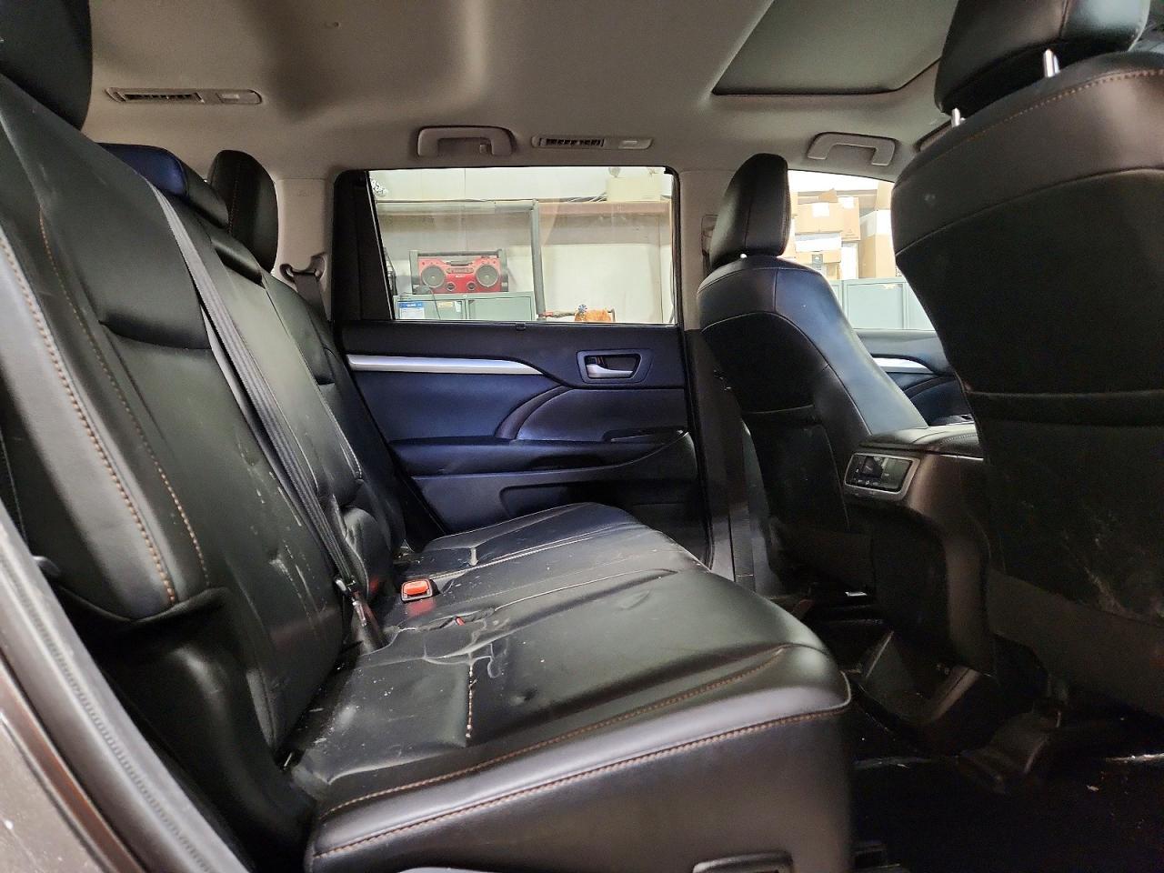 2019 Toyota Highlander Se - zdjęcie 11