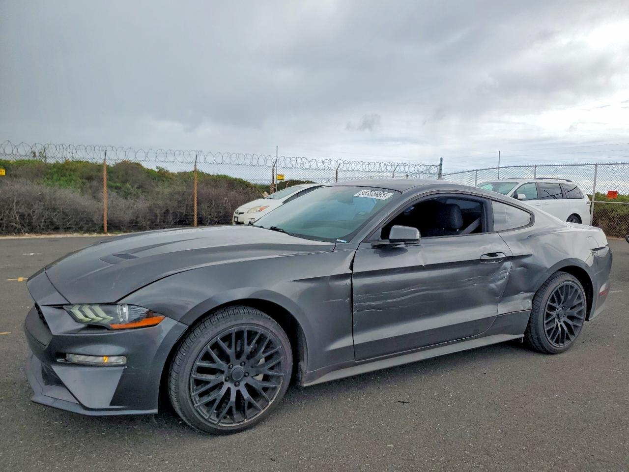 2020 Ford Mustang - zdjęcie główne