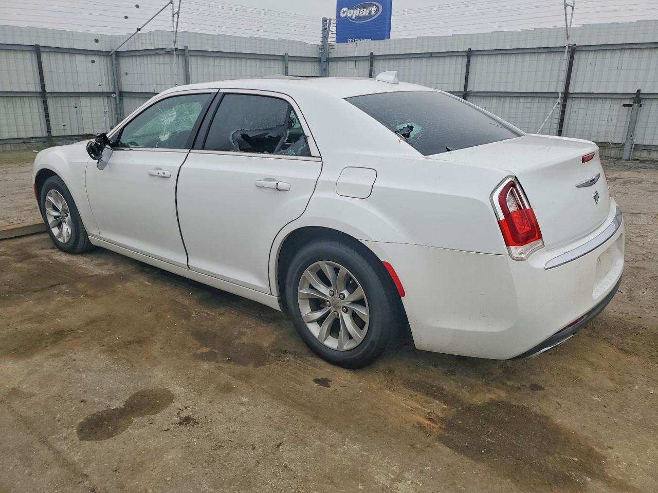 2016 Chrysler 300 Limited - zdjęcie 2