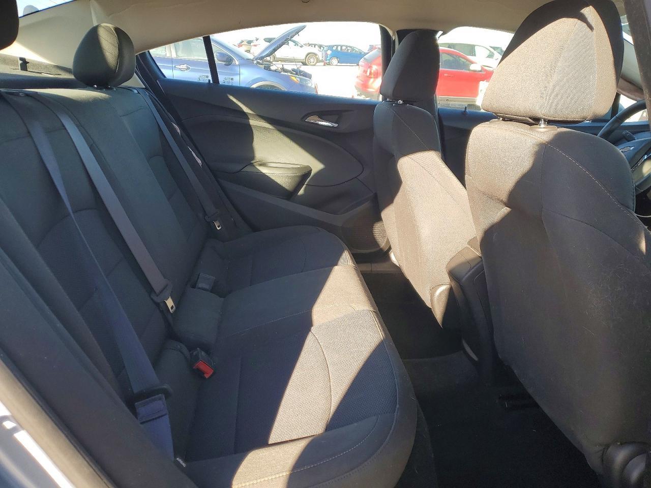 2017 Chevrolet Cruze Ls - zdjęcie 10