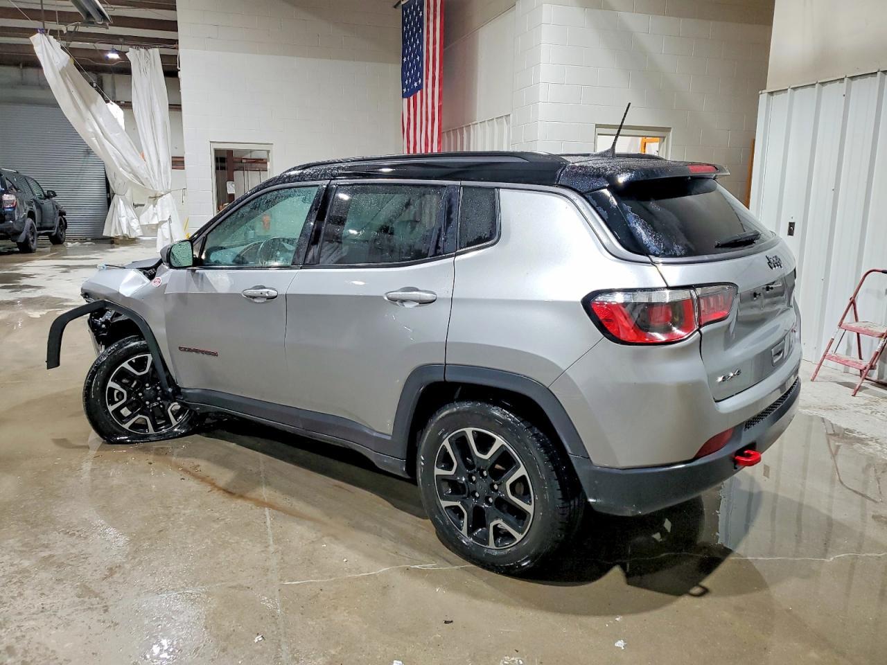 2019 Jeep Compass Trailhawk - zdjęcie 2