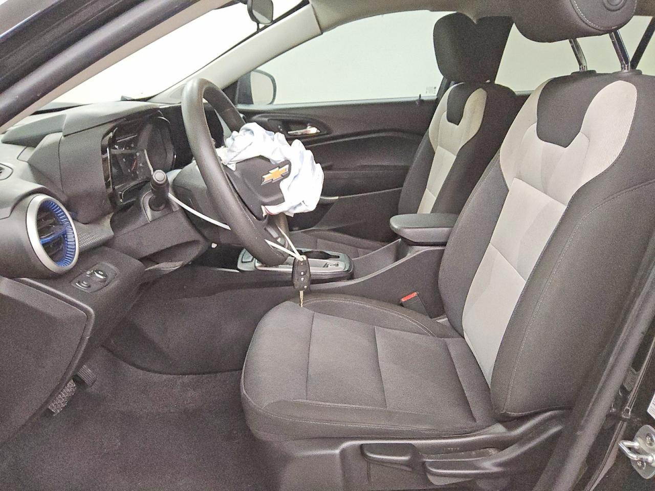 2025 Chevrolet Trax Ls - zdjęcie 7