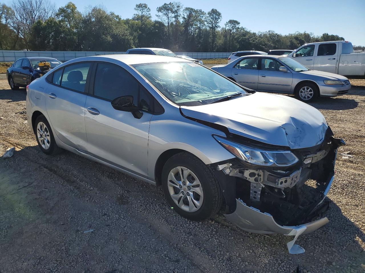 2019 Chevrolet Cruze Ls - zdjęcie 4