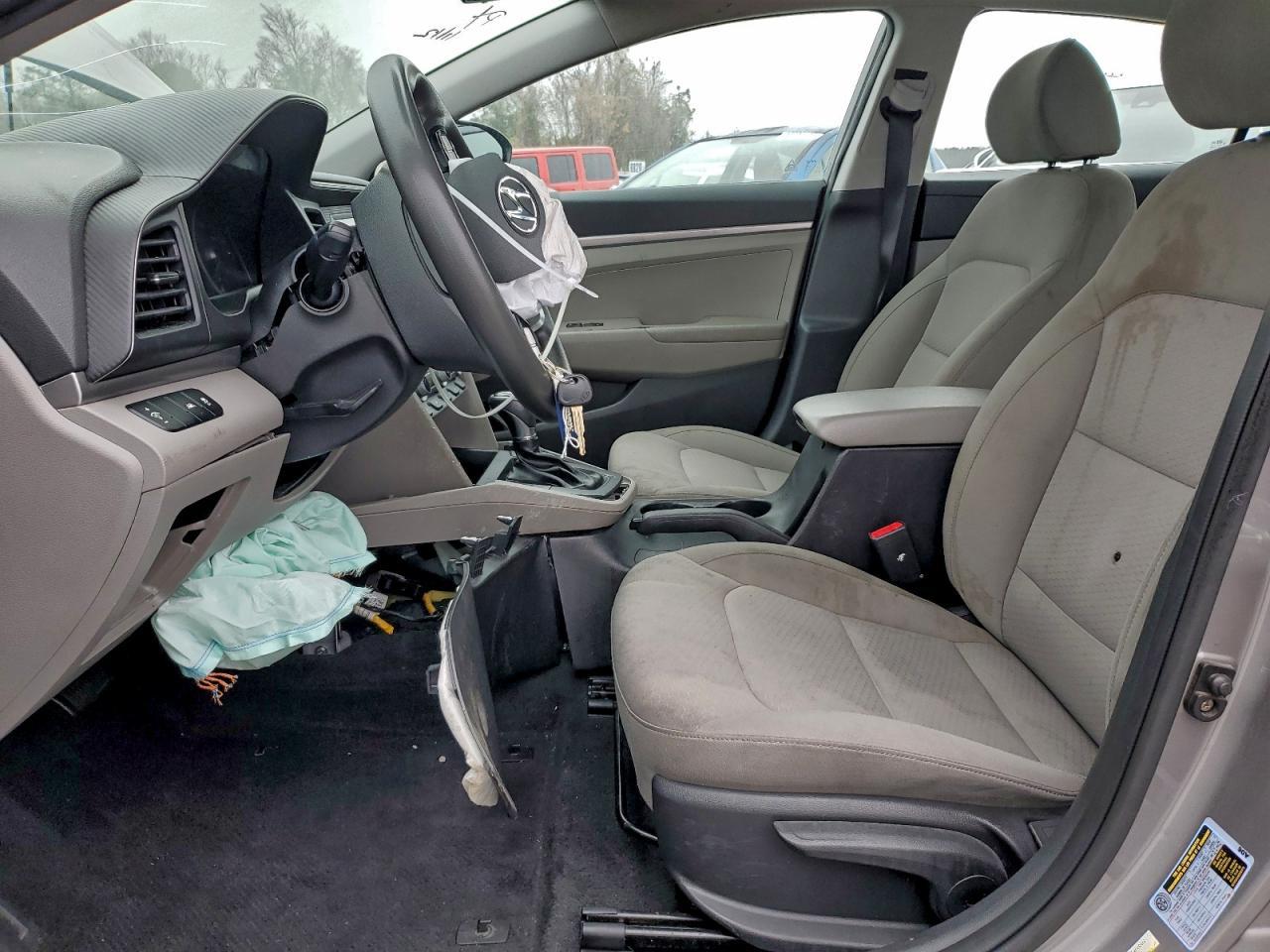 2020 Hyundai Elantra Se - zdjęcie 7