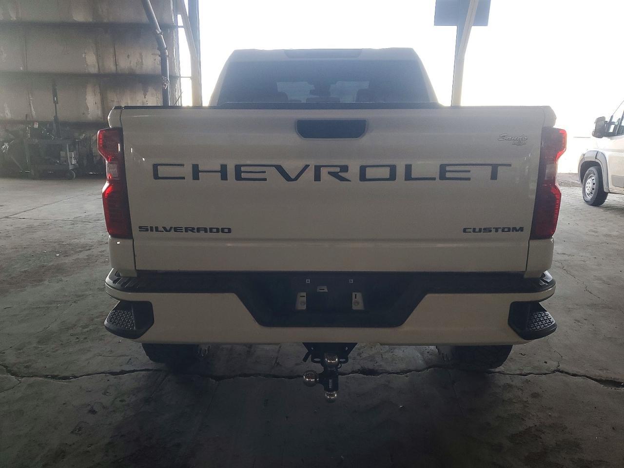 2022 Chevrolet Silverado K1500 Custom - zdjęcie 6